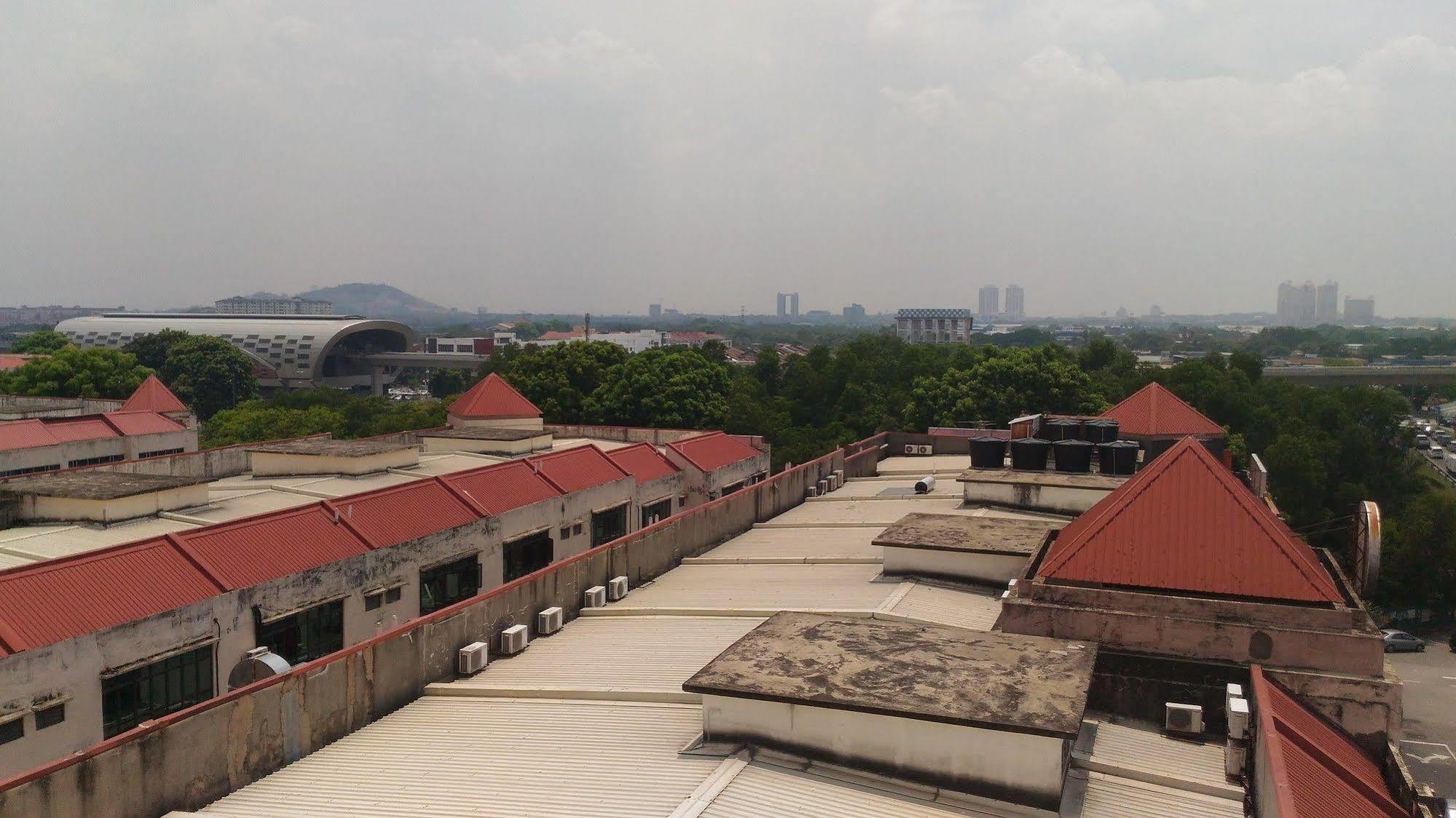 Hotel Sri Puchong Exterior photo